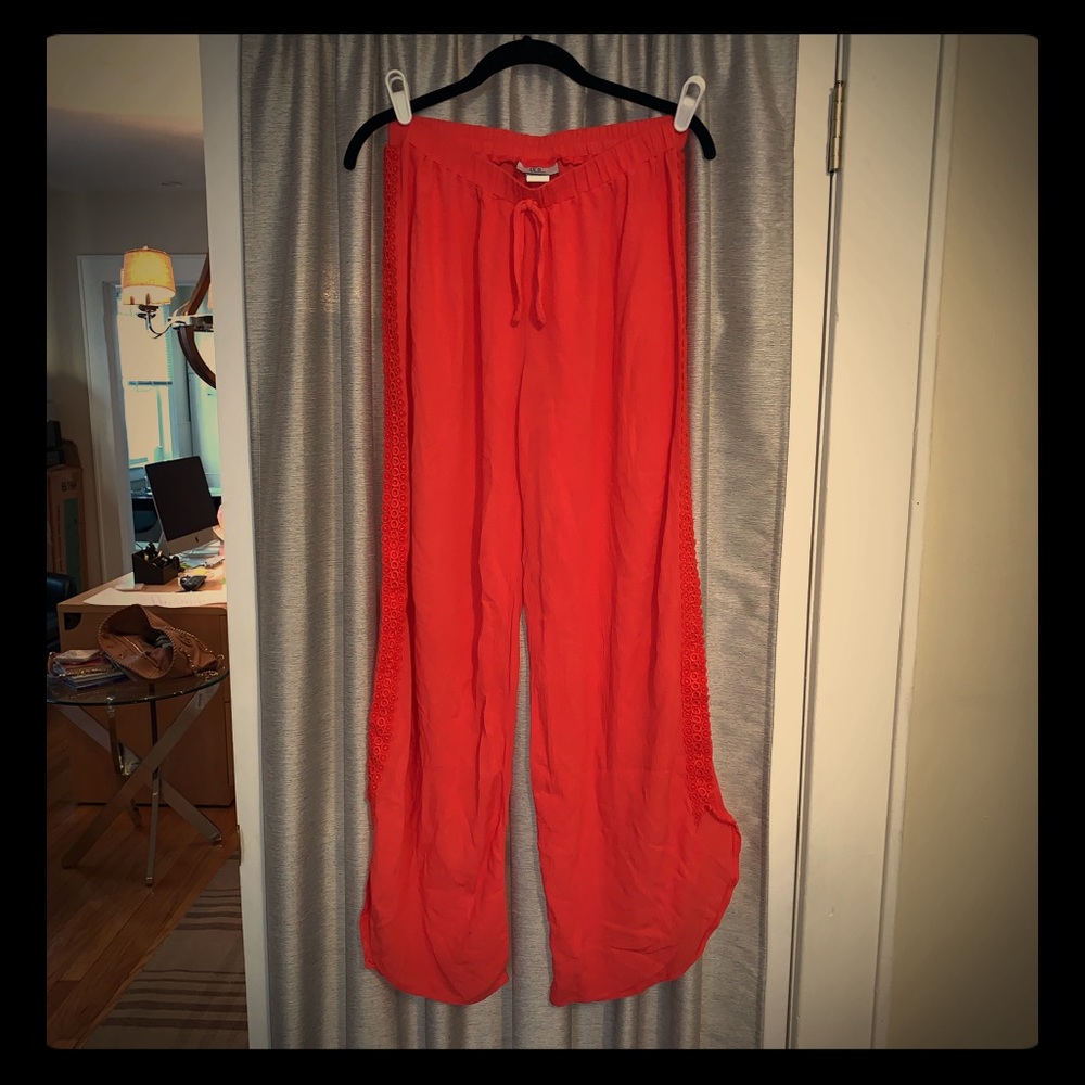 Soft and airy lose fitted pants!